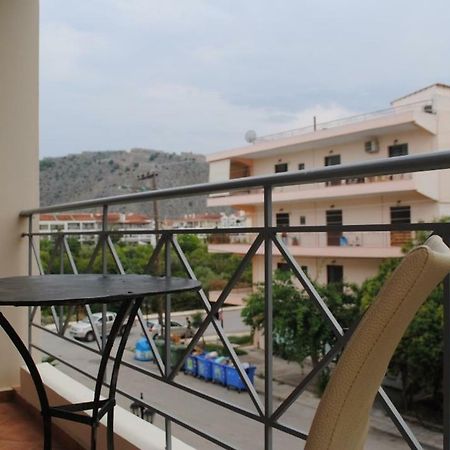 Kolokotroni'S Apartment นาฟปลิโอ ภายนอก รูปภาพ