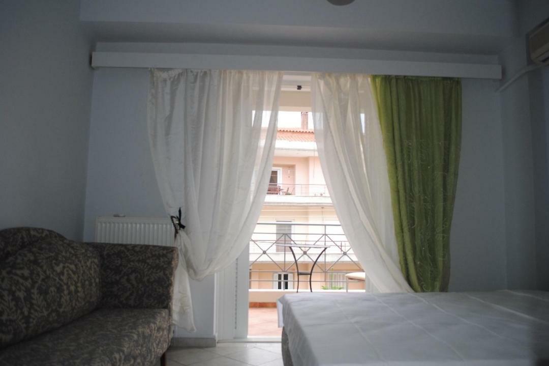 Kolokotroni'S Apartment นาฟปลิโอ ภายนอก รูปภาพ